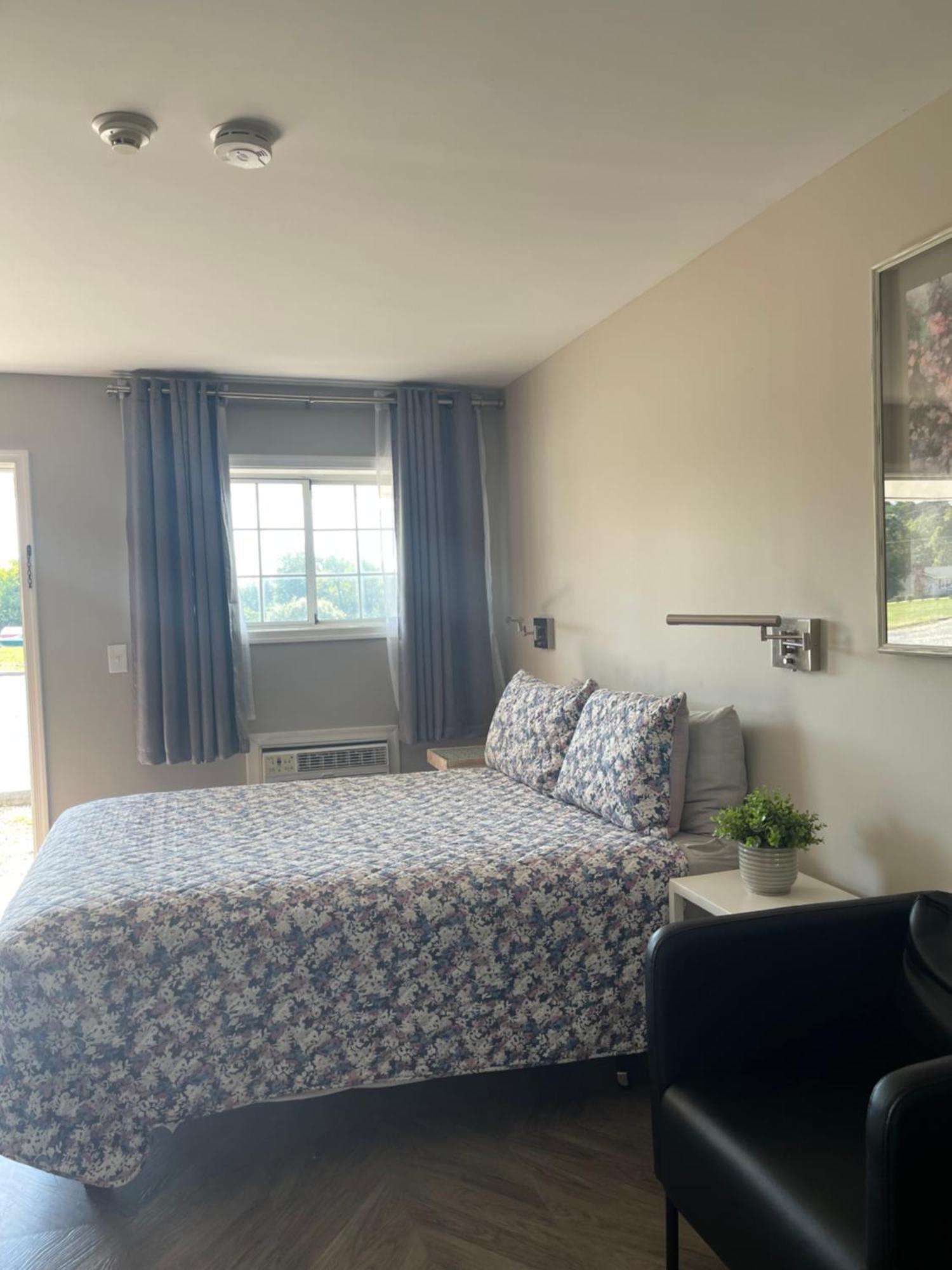 Hotel Lake Anna Glenora Luaran gambar