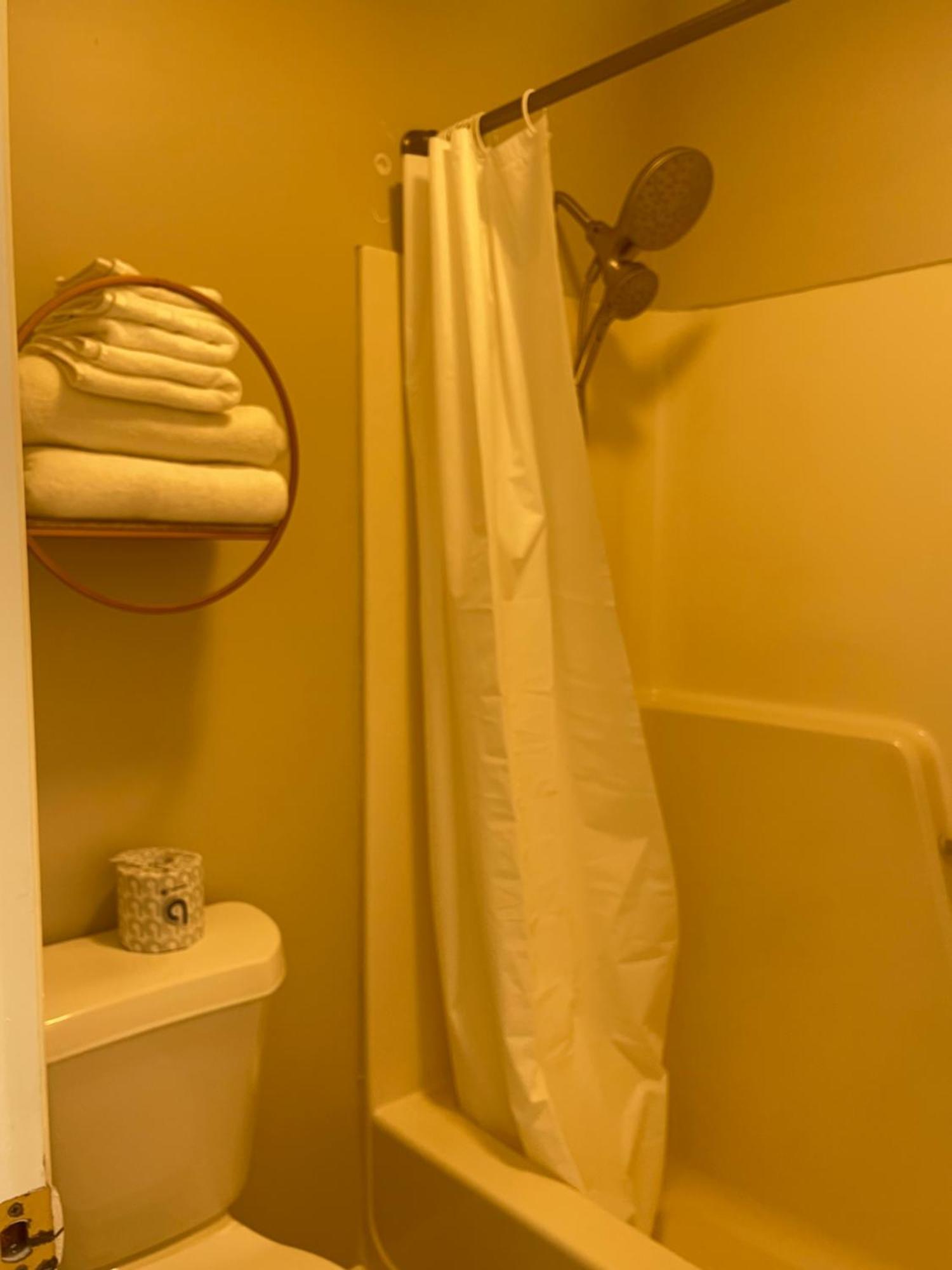 Hotel Lake Anna Glenora Luaran gambar